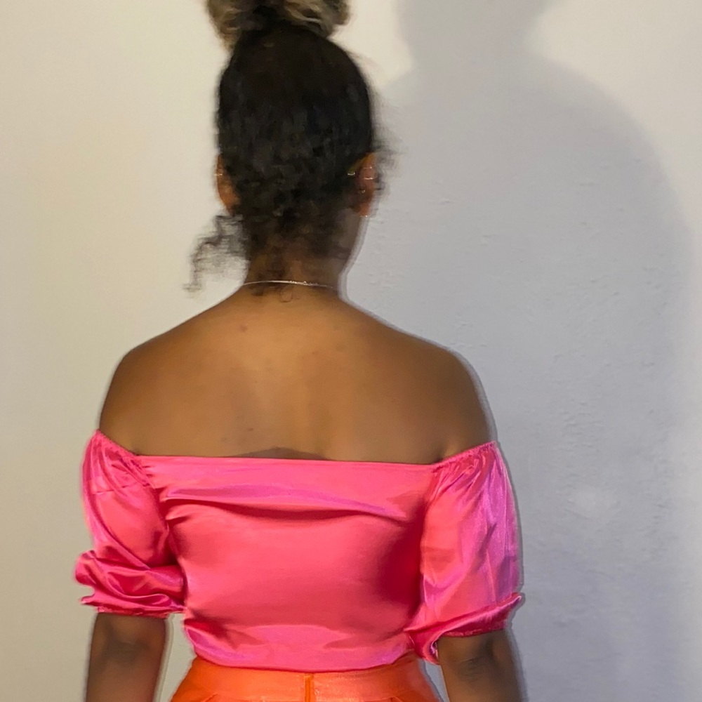 Pink crop top - Picture 2 of 2